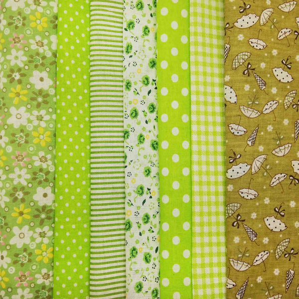 Lot de 7 coupons tissu patchwork vert 24 x 24 cm