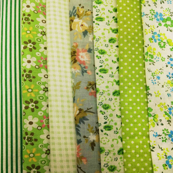 Lot de 7 coupons tissu patchwork vert24 x 24 cm