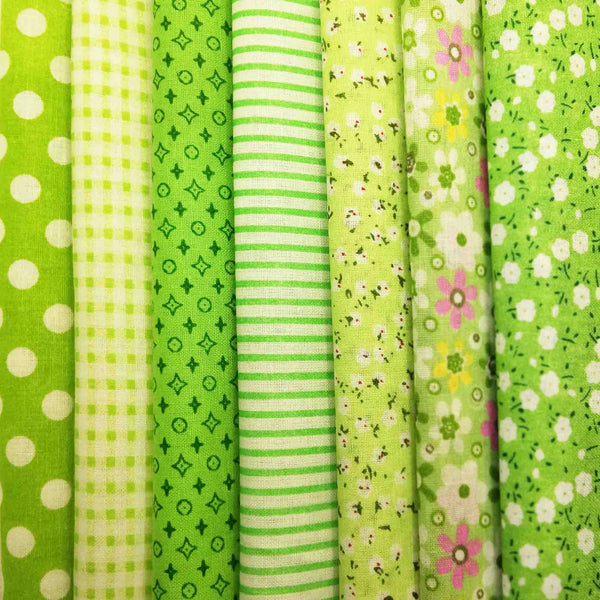 Lot de 7 coupons tissu patchwork vert 24 x 24 cm